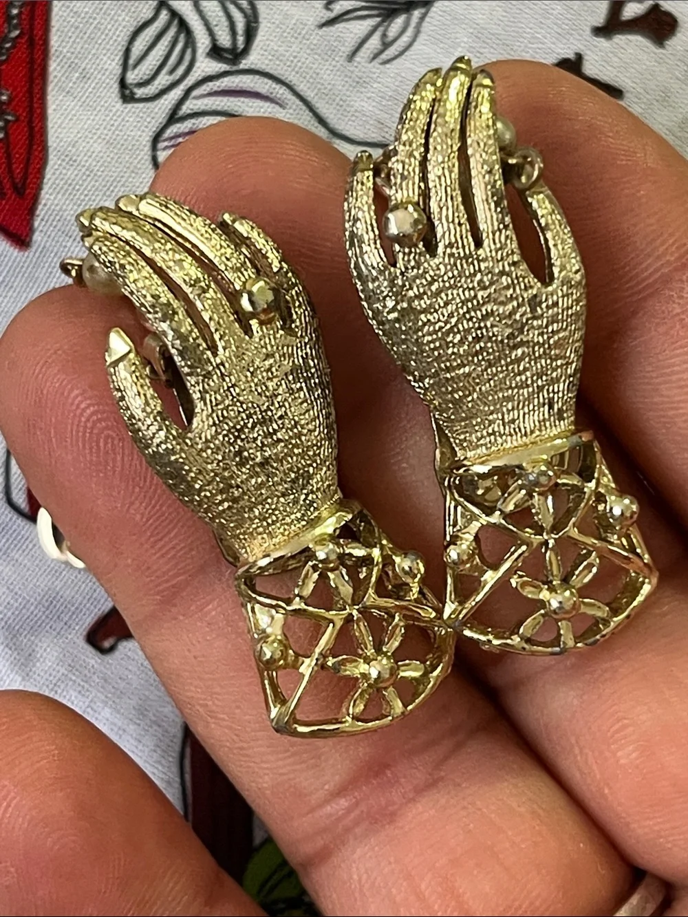 Vintage Gold Hand Motif Cuff Links with Pearls